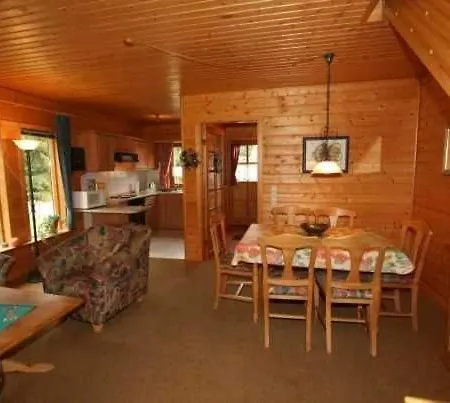 Holzferienhaeuser Im Naturerlebnisdorf Blauvogel *