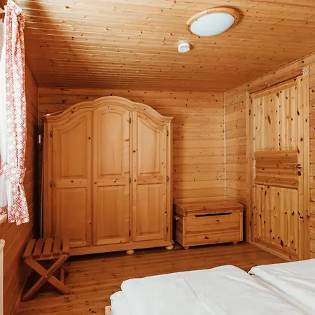 Holzferienhaeuser Im Naturerlebnisdorf Blauvogel