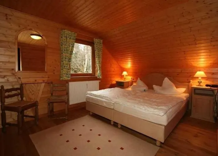 Holzferienhaeuser Im Naturerlebnisdorf Blauvogel