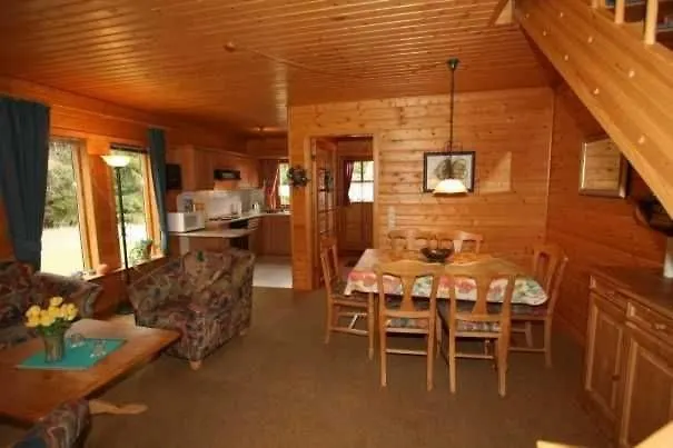 Holzferienhaeuser Im Naturerlebnisdorf Blauvogel *