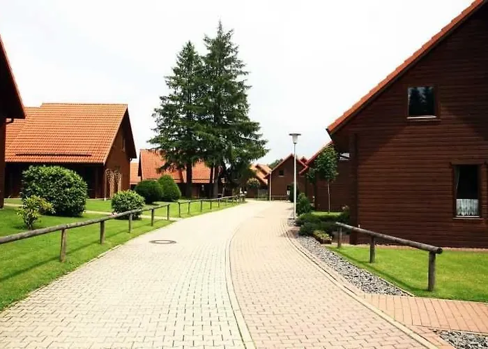 Holzferienhaeuser Im Naturerlebnisdorf Blauvogel ハッセルフェルデ