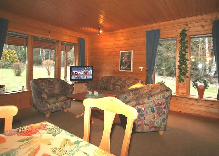 Holzferienhaeuser Im Naturerlebnisdorf Blauvogel 別荘